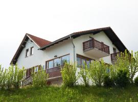 Apartments and rooms with parking space Smoljanac, Plitvice - 14023, מלון בסמוליאנאץ