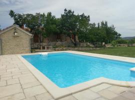 Family friendly house with a swimming pool Popovici, Zagora - 14074, alquiler vacacional en Benkovac