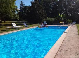 Pis-en-lits, holiday home sa Vire-sur-Lot