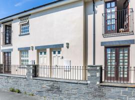 Harbour View, pet-friendly hotel in Porthmadog
