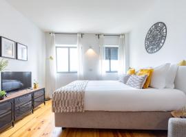 S. L&aacute;zaro Studio