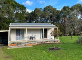 Richo’s Retreat, 1 bed unit near Great Ocean Road, hotel bajet di Cobden