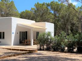 Can Valonsadero, Villa con Piscina, cabaña o casa de campo en Es Caló