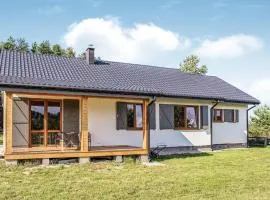 Cozy Home In Kolczewo With Kitchen
