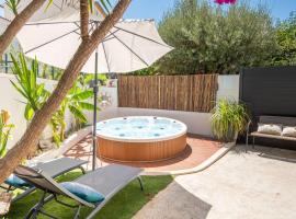 L'Oursinade - Jolie maison avec Jacuzzi et jardin, hotel in Bandol