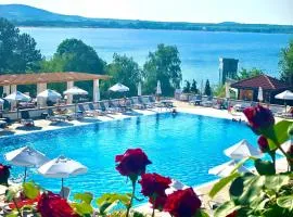 AJ Apartment 1 with Pool view, Santa Marina Holiday Village, Sozopol