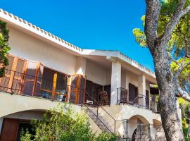 Villa Clelia al mare, hotel in Porto Pino