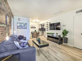 Renovated Chandler Townhome Walk to Downtown, casa per le vacanze a Chandler