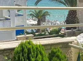 FRENKI APARTMENT BY THE SEA