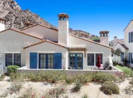 Legacy Villas private 3 bedroom 3 bath villa with view, steps to pool, bikes and arcade game included, vacation home in La Quinta