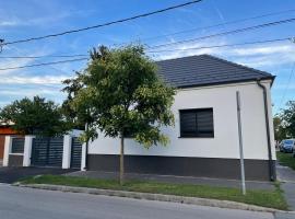 D 20 Apartmanház Zalaegerszeg Dózsa György utca 20, hotel perto de Zalaszentiván Vasútállomás, Zalaegerszeg