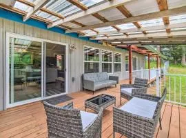 Cozy North Bend Getaway Near Dunes and Ocean!