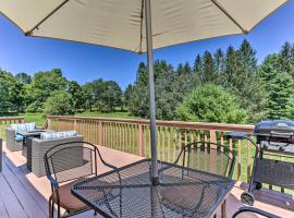 Cochecton Getaway with Pool Table and Fire Pit!, villa in Cochecton