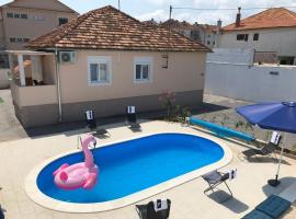 Holiday house with a swimming pool Zadar - 14133, villa in Zadar