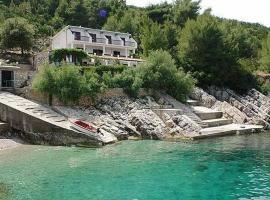 Seaside secluded apartments Cove Vele Gacice, Hvar - 14255, hotel v destinaci Bogomolje