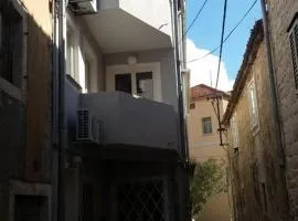 Apartments by the sea Tisno, Murter - 14410