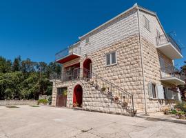 Apartments and rooms with parking space Mali Ston (Peljesac) - 14434, hotel u gradu Mali Ston