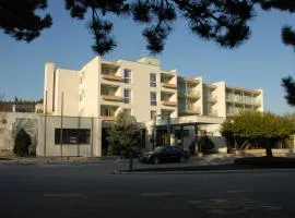 Rooms with a parking space Sinj, Zagora - 14466