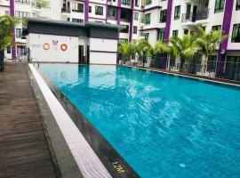 D'sarang Cinta Homestay Swimming Pool Melaka, orlofshús/-íbúð í Ayer Keroh