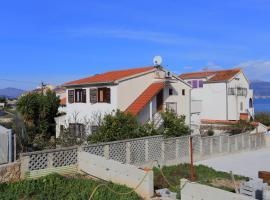 Apartments by the sea Slatine, Ciovo - 16345, hotel in Slatine