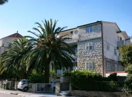 Apartments with parking spaces Makarska - 16521