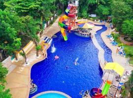 Paradise Garden Hotel and Convention Boracay Powered by ASTON: Boracay'da bir otel