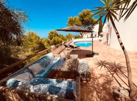 Ibiza Dream Villa Denia, Seaview, Pool, BBQ, Airco, Wifi, hotel en Denia