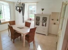 Nerezine apartmany CENTRUM, hotel v destinaci Nerezine