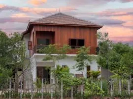 Khmer Homestay d'Angkor - First Floor 2-Bedroom & Living Room