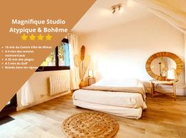 Superbe appartement Boheme dans les vignes โรงแรมที่มีที่จอดรถในนีมส์