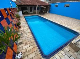 Casa com Piscina e Churrasqueira