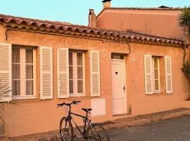 La Maison et son adorable jardin clos