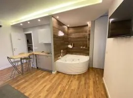 b&b Stadium room & suite