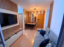 Apartamento com Sacada na Gleba, Novo e equipado, holiday rental in Londrina