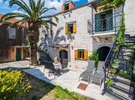 Holiday house with a parking space Gornja Podgora, Makarska - 16835, hotel u Podgori