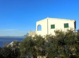 Apartments by the sea Necujam, Solta - 16729, beach rental in Grohote