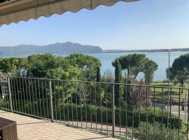 Appartamento vista Lago a Sarnico: Sarnico'da bir otel