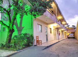 Pousada Aconchego, hotel in Peruíbe