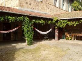 Gîte école des cyclamens, hotel en Davézieux