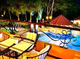 Lovely 2-BDroom Condo in Laguna Eco Village Resort、ケポスのホテル