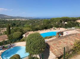 Appartement vue mer golfe de Saint-Tropez, hotel en Cogolin