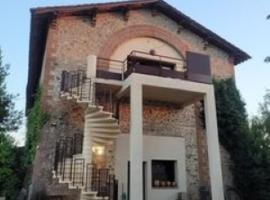 Appartement de charme dans ancienne cave à vin, apartman Le Boulouban