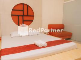 Pits Hotel Mitra RedDoorz near Atom Mall, hotel with parking in Gembong