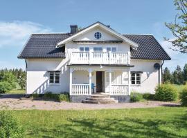 Beautiful Home In Sdra Vi With Wifi, hotell i Södra Vi