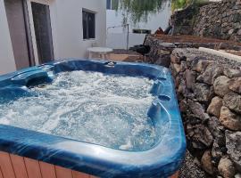 Casa Geminis, Relax, Sol y Jacuzzi, vila di Tarajalejo