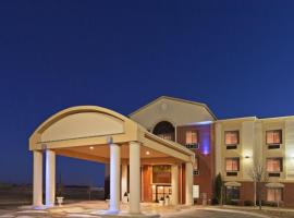 Holiday Inn Express Hotel & Suites Plainview, an IHG Hotel, hotel v mestu Plainview
