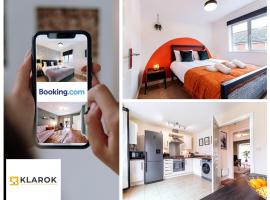 LONG STAYS 30pct OFF - Beautiful 3 Bed & Parking By Klarok Short Lets & Serviced Accommodation, sumarhús í Peterborough
