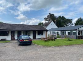 Pinewood Lodge, cabin in Ibstock