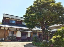 越前ゲストハウスTAMADA, hotel dengan parkir di Sakai