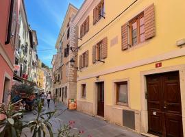 Apartments Fonda House, hotel a Piran